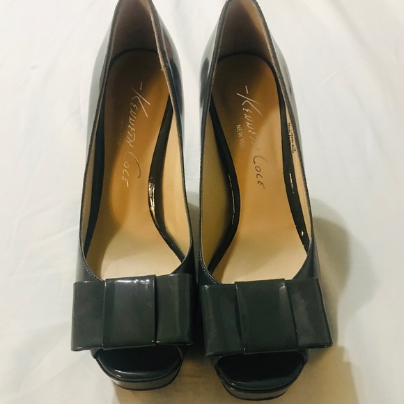 Kenneth Cole New York Heels - Picture 1 of 4